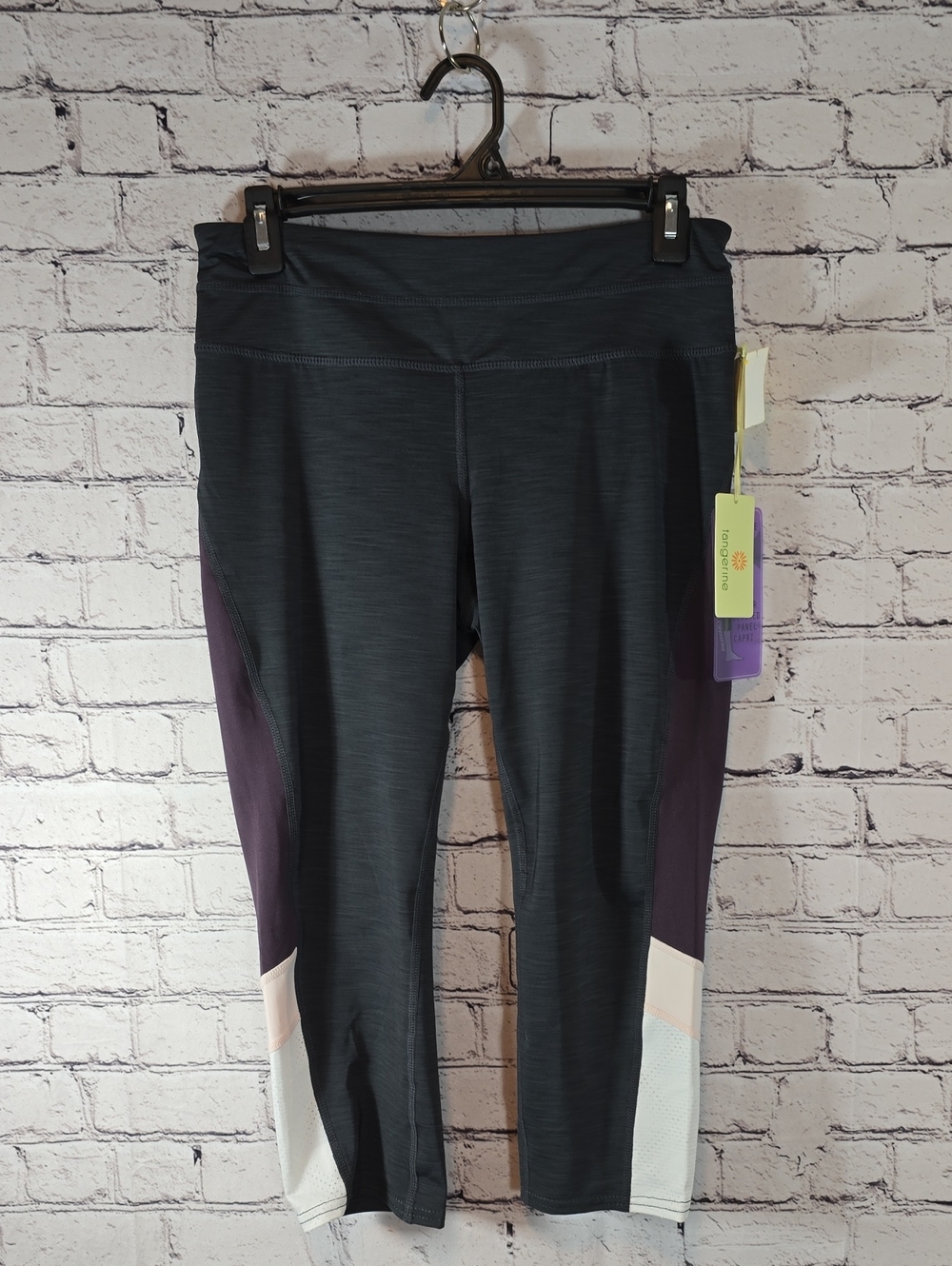 Tangerine Black Heather & Plum Colorblock Capri Leggings NWT